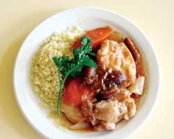 Gà nấu chà là