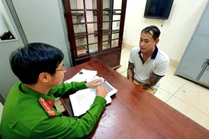 Thuê xe ô tô rồi làm cà vẹt giả mang đi cầm cố