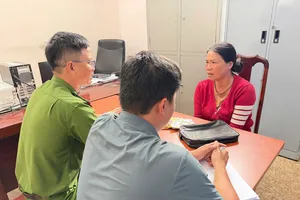 Đắk Lắk: Bắt người phụ nữ cướp giỏ xách của cụ ông bán vé số