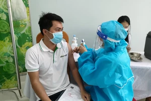 Tiêm vaccine ngừa Covid-19 ở Bệnh viện Đa khoa tỉnh Gia Lai