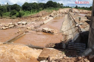 Vụ “Sự cố Thủy điện Ia Glae 2”: Đoạn bê tông dài 50 mét bị cuốn bay