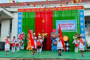 Nam Trung bộ - Tây Nguyên tổ chức khai giảng năm học mới 