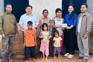 Bạn đọc giúp bà Yech 28 triệu đồng để nuôi con gái và 3 cháu ngoại 