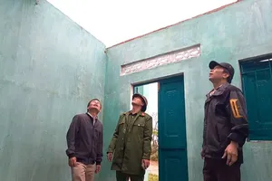 Ngổn ngang sau bão số 13