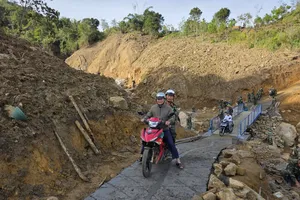 Nối lại giao thông 5 thôn bị cô lập ở Quảng Ngãi