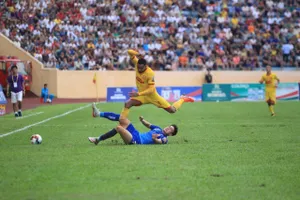 Nam Định đánh mất chính mình sau sự cố mất điện. Ảnh: Minh Hoàng