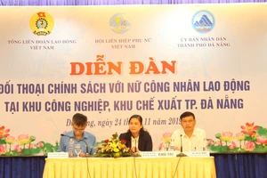 Diễn đàn có sự tham dự của bà Đỗ Thị Thu Thảo- PCT Hội LHPN Việt Nam, ông Trần Văn Thuật- PCT Tổng Liên đoàn Lao động Việt Nam và ông Hồ Kỳ Minh- PCT UBND Đà Nẵng