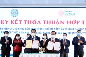 Ký kết thỏa thuận hợp tác triển khai các hoạt động đối ngoại nhân dân giữa Liên hiệp các tổ chức hữu nghị TP Đà Nẵng và Đại học Đông Á giai đoạn 2022 – 2025