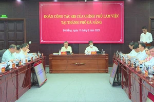 Quang cảnh buổi làm việc