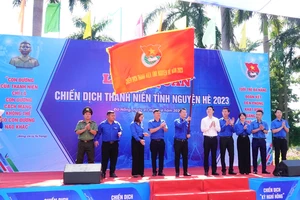 Nghi thức chính của lễ ra quân chiến dịch thanh niên tình nguyện hè 2023. Ảnh: XUÂN QUỲNH