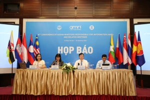 Quang cảnh buổi họp báo. Ảnh: XUÂN QUỲNH