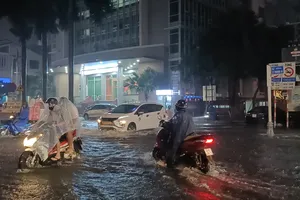 Ngập ở tuyến đường Lê Quý Đôn giao với đường 2/9 (quận Hải Châu). Ảnh: XUÂN QUỲNH