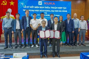 Hai bên ký kết hợp tác. Ảnh: XUÂN QUỲNH