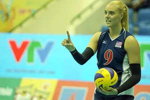 Nữ chủ công xinh đẹp Holly Toliver của CLB BIP (Mỹ)