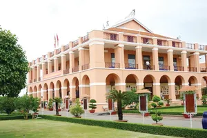 Lấp lánh một vầng trăng