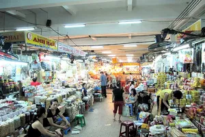 Chợ truyền thống được cải tạo khang trang hơn