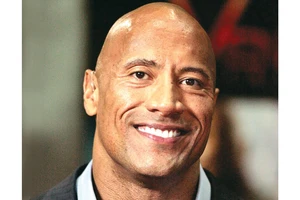 Dwayne Johnson giành lại vị trí quán quân về thu nhập