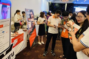 Startup Testuru giới thiệu giải pháp của mình tại Vietnam Startup Day 2019. Ảnh: T.BA