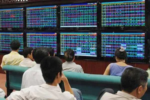 VN-Index vượt 1.000 điểm