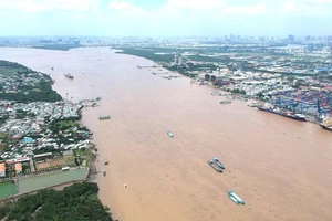 Giảm nhiều loại phí trong lĩnh vực tài chính, xây dựng, lữ hành, tài nguyên nước