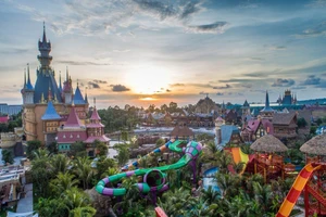 VinWonders của Phú Quốc sẽ thành công như Universal Studios của Singapore?