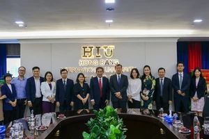 Tổng lãnh sự Nhật Bản thăm Trường Đại học Quốc tế Hồng Bàng