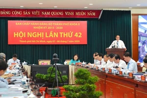 Hội nghị lần thứ 42 Ban Chấp hành Đảng bộ thành phố khóa X bế mạc. Ảnh: VIỆT DŨNG