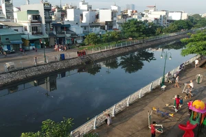 Rạch Ụ Cây (quận 8) đã được chỉnh trang, nâng cao chất lượng sống cho người dân khu vực. Ảnh: CAO THĂNG