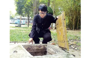 Nắp hầm xuống địa đạo Củ Chi