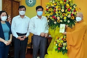 Phó Ban Dân vận Trung ương thăm, chúc mừng Đại lễ Phật đản