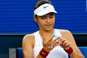 Raducanu thất vọng khi bị loại khỏi giải đấu