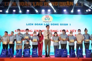 Quận 1 chăm lo tết cho gần 1.500 đoàn viên, công nhân lao động ở Củ Chi