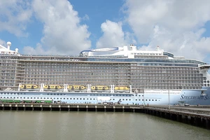 Siêu du thuyền Spectrum of the Seas cập cảng Tân Cảng - Cái Mép, tỉnh Bà Rịa - Vũng Tàu