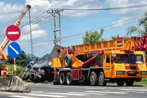 Tai nạn nghiêm trọng ở Cam Ranh khiến 3 người chết