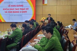 Lễ khai giảng lớp đào tạo văn bằng 2, thạc sĩ ngành công nghệ thông tin cho C06