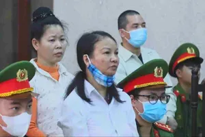 Mẹ nữ sinh giao gà ngất xỉu khi hầu tòa phúc thẩm