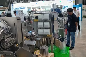 Doanh nghiệp trưng bày tại triển lãm