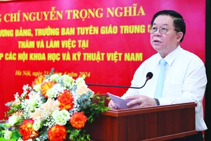 Trưởng Ban Tuyên giáo Trung ương Nguyễn Trọng Nghĩa phát biểu tại buổi làm việc. Ảnh: TTXVN