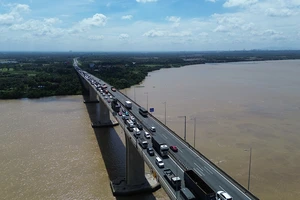 Sửa cầu Long Thành gây ùn tắc tuyến cao tốc TPHCM - Long Thành - Dầu Giây