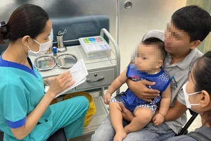 Têm vaccine sởi cho trẻ