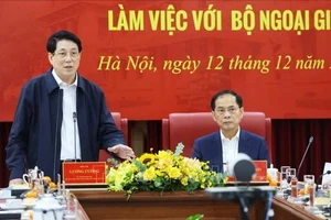 Chủ tịch nước Lương Cường làm việc với Bộ Ngoại giao. Ảnh: TTXVN