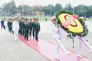 Quân ủy Trung ương, Bộ Quốc phòng báo công dâng Bác