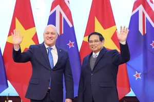 Thủ tướng Phạm Minh Chính và Thủ tướng New Zealand Christopher Luxon gặp gỡ báo chí. Ảnh: QUANG PHÚC