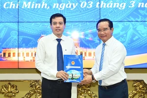 Chủ tịch UBND TPHCM Nguyễn Văn Được trao quyết định điều động, bổ nhiệm nhiều cán bộ