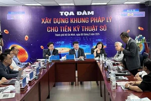 Các đại biểu tham dự tọa đàm