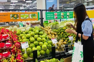 LOTTE Mart khuyến khích khách hàng giảm thiểu túi nilon