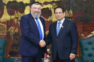 Thủ tướng Phạm Minh Chính tiếp ông Rabbi Yoav Ben Tzur, Bộ trưởng Lao động Israel, sáng 21-5. Ảnh: VIẾT CHUNG