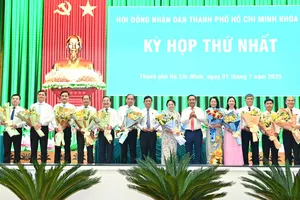 Chủ tịch UBND TPHCM yêu cầu cán bộ biến cơ chế “xin – cho” thành cơ chế phục vụ
