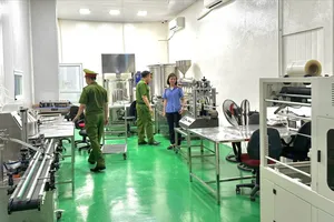 Phú Thọ: Bắt 1 giám đốc sản xuất mỹ phẩm chống nắng giả