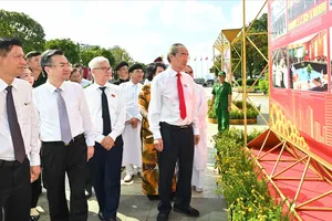 Khai mạc triển lãm ảnh "Vinh quang 80 năm Quốc hội Việt Nam"